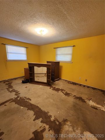 1672 S Velma Avenue, Atoka, OK 74525