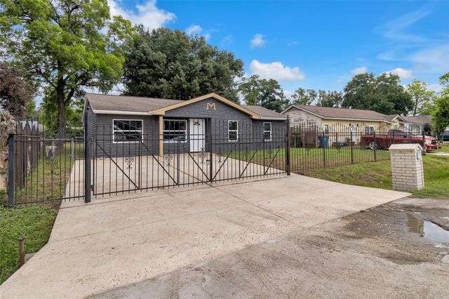 3219 Brea Crest St, Houston, TX 77093