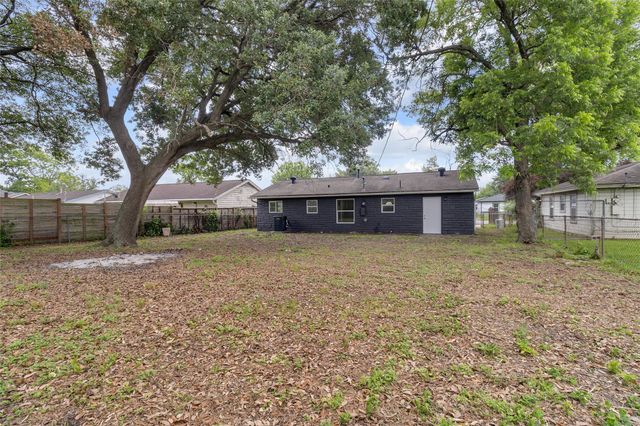 3219 Brea Crest St, Houston, TX 77093