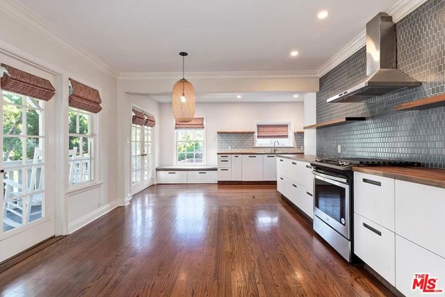 5912 Canyon, Los Angeles, CA 90068