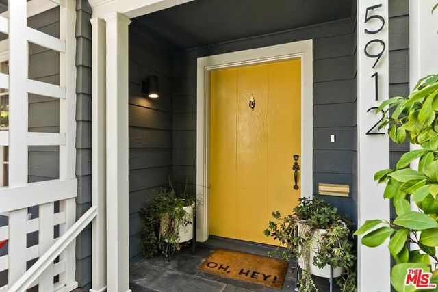 5912 Canyon, Los Angeles, CA 90068