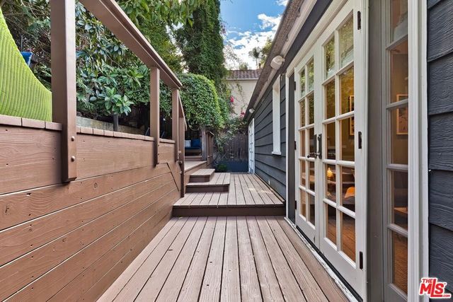 5912 Canyon, Los Angeles, CA 90068