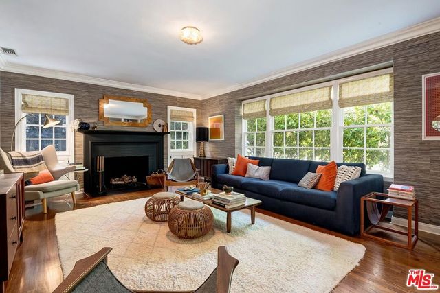 5912 Canyon, Los Angeles, CA 90068