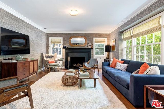 5912 Canyon, Los Angeles, CA 90068