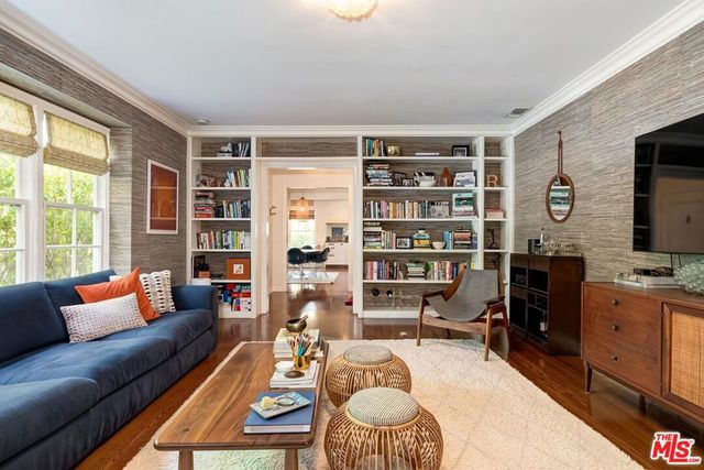 5912 Canyon, Los Angeles, CA 90068