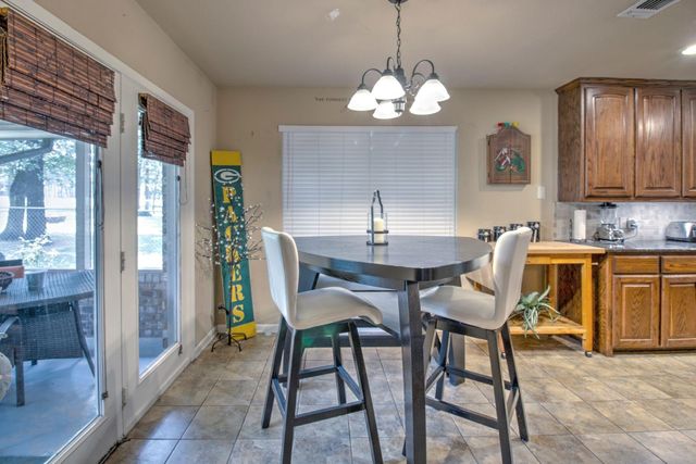 1010 Kiowa Drive W, Lake Kiowa, TX 76240