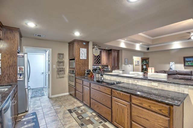 1010 Kiowa Drive W, Lake Kiowa, TX 76240