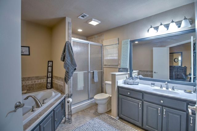 1010 Kiowa Drive W, Lake Kiowa, TX 76240