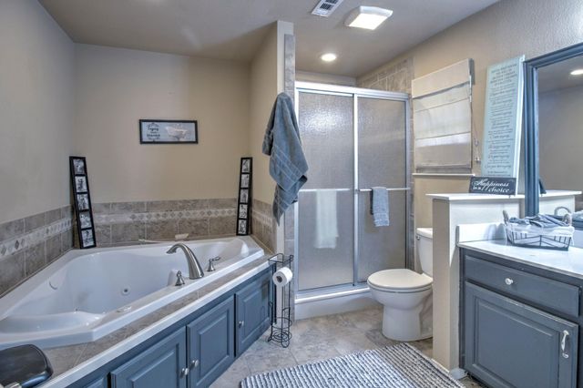 1010 Kiowa Drive W, Lake Kiowa, TX 76240