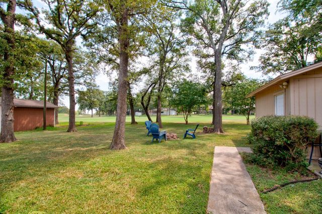 1010 Kiowa Drive W, Lake Kiowa, TX 76240