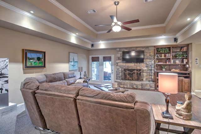 1010 Kiowa Drive W, Lake Kiowa, TX 76240