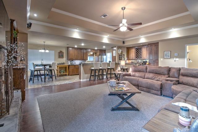 1010 Kiowa Drive W, Lake Kiowa, TX 76240
