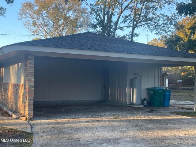 2501 Havard Road, Ocean Springs, MS 39564