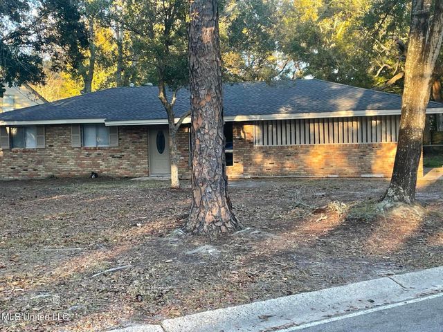 2501 Havard Road, Ocean Springs, MS 39564