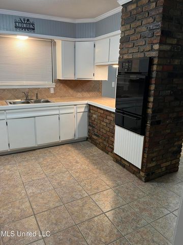 2501 Havard Road, Ocean Springs, MS 39564