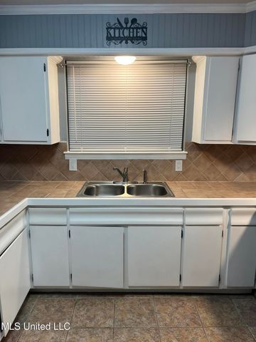 2501 Havard Road, Ocean Springs, MS 39564