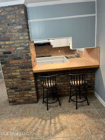 2501 Havard Road, Ocean Springs, MS 39564