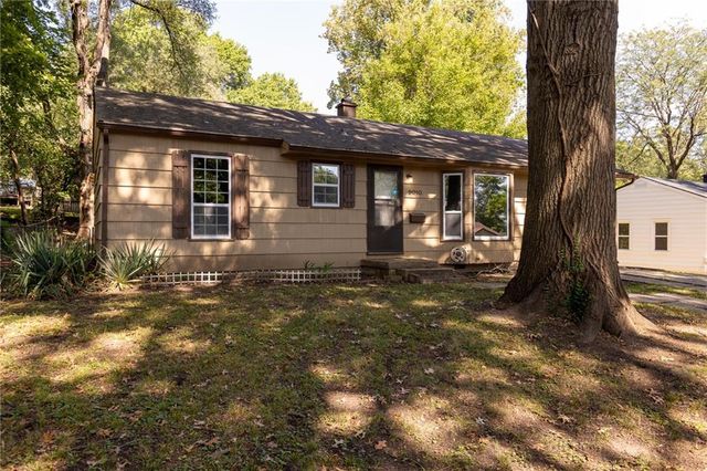 9010 E 75th Street, Raytown, MO 64138