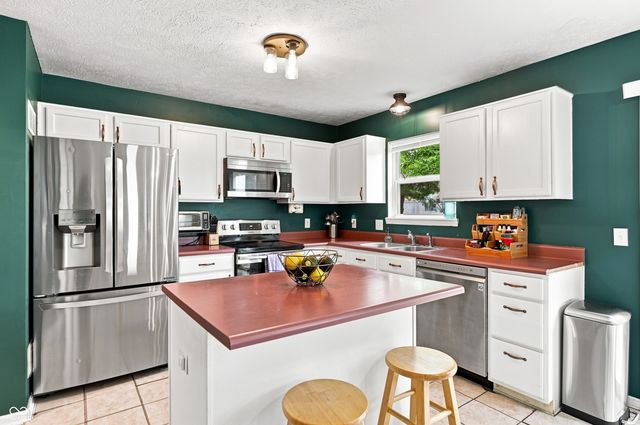 10615 Regis Court, Indianapolis, IN 46239