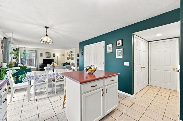 10615 Regis Court, Indianapolis, IN 46239