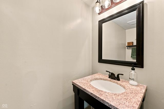 10615 Regis Court, Indianapolis, IN 46239