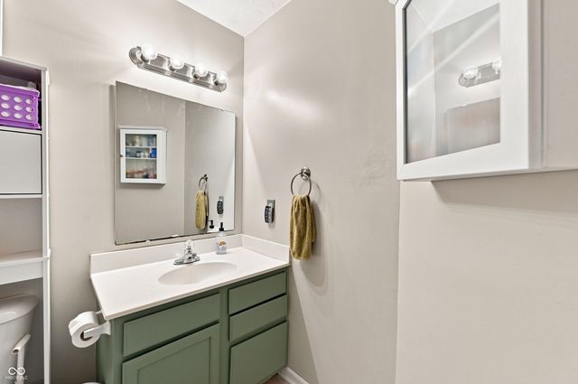 10615 Regis Court, Indianapolis, IN 46239