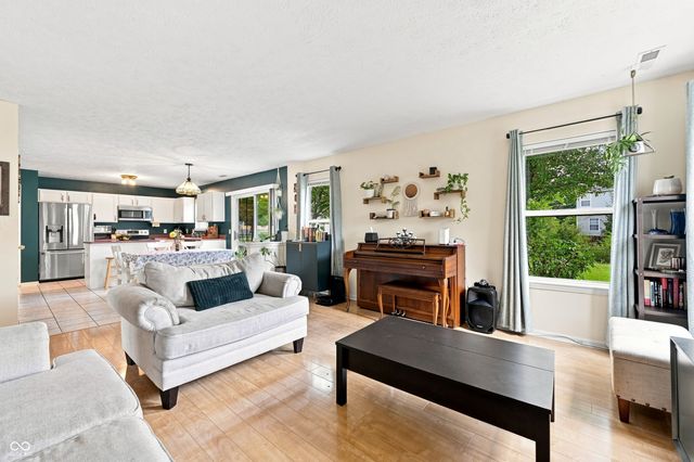10615 Regis Court, Indianapolis, IN 46239