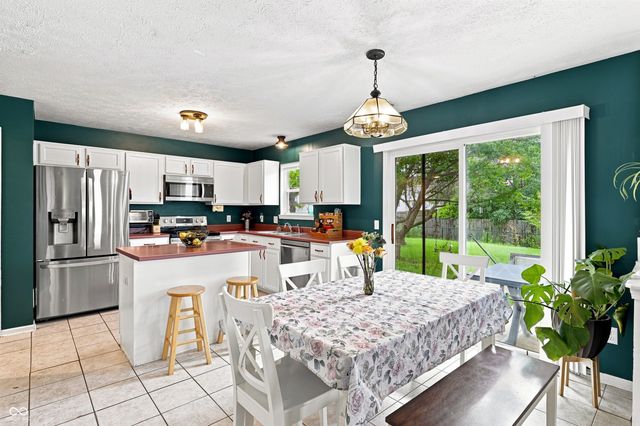 10615 Regis Court, Indianapolis, IN 46239