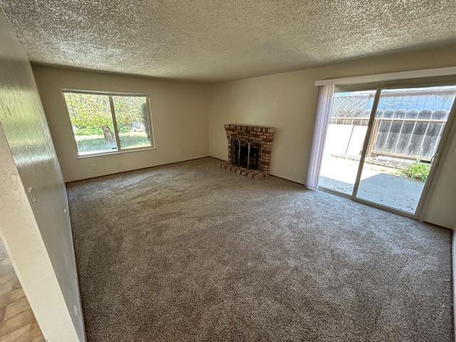 633 Saint George Drive, Salinas, CA 93905
