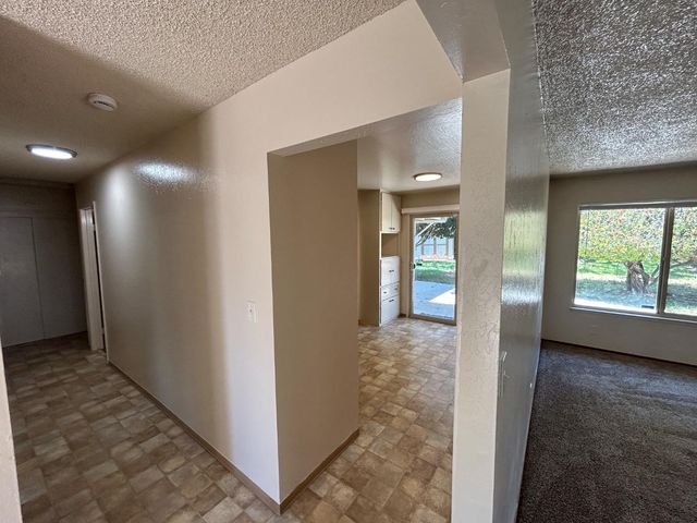 633 Saint George Drive, Salinas, CA 93905