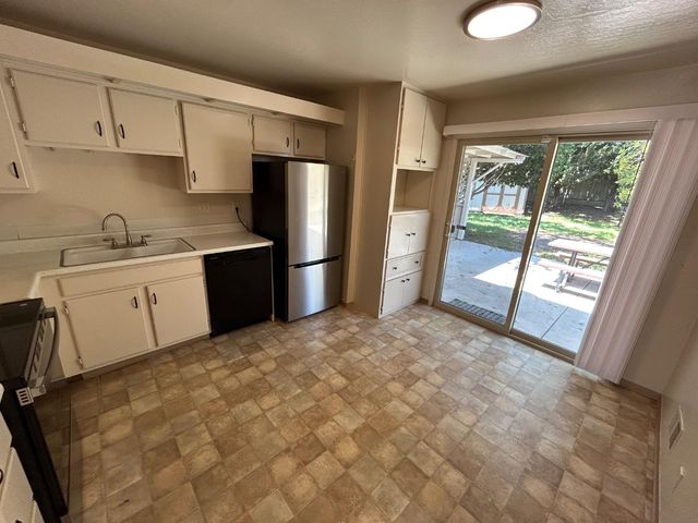 633 Saint George Drive, Salinas, CA 93905