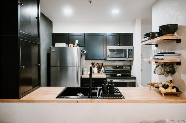 444 S Kittredge Street 100, Aurora, CO 80017