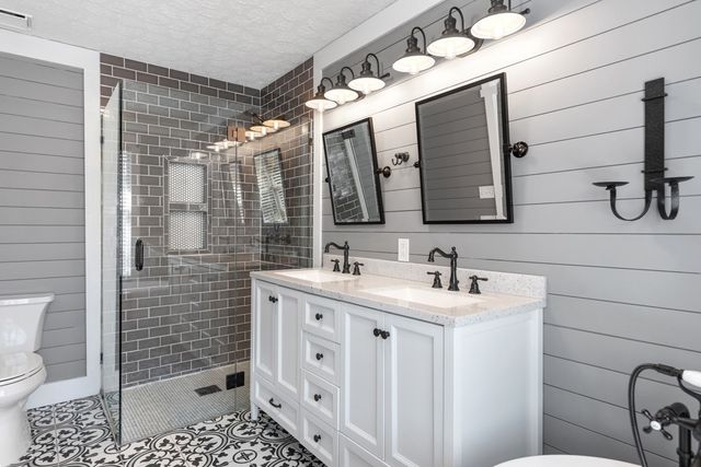 4233 New Hope Meadow Rd, Hermitage, TN 37076