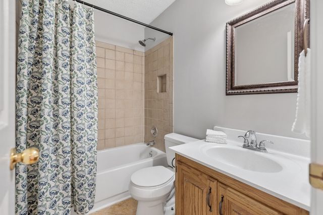 4233 New Hope Meadow Rd, Hermitage, TN 37076