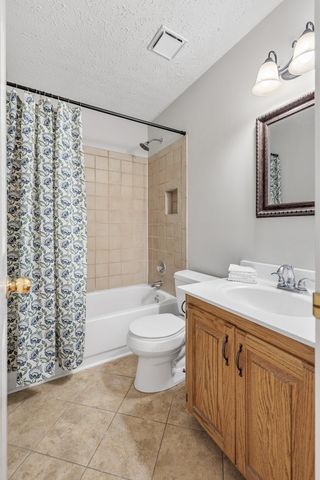 4233 New Hope Meadow Rd, Hermitage, TN 37076