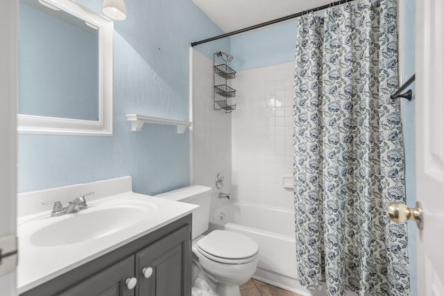 4233 New Hope Meadow Rd, Hermitage, TN 37076