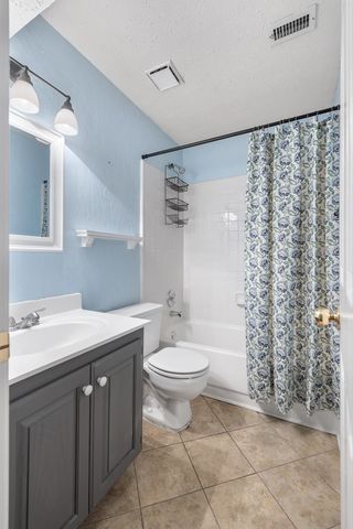 4233 New Hope Meadow Rd, Hermitage, TN 37076