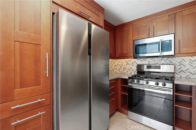 549 N Springbrook North, Irvine, CA 92614
