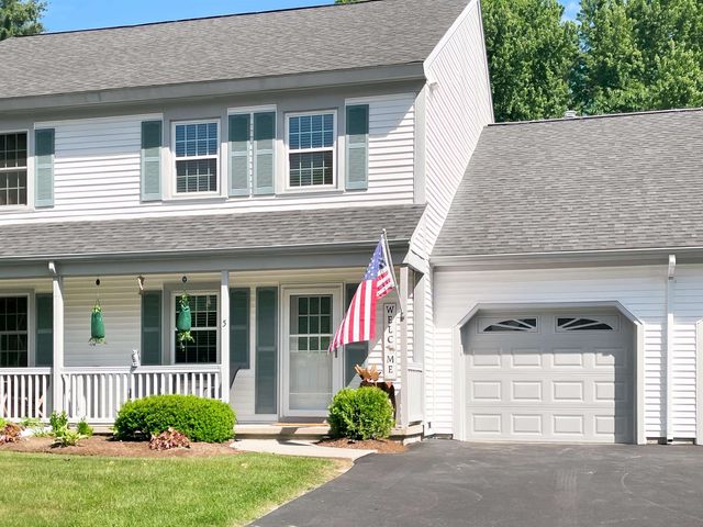 5 Wolff Drive, Essex, VT 05452