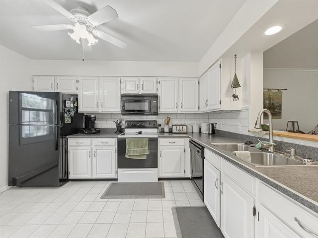 5 Wolff Drive, Essex, VT 05452
