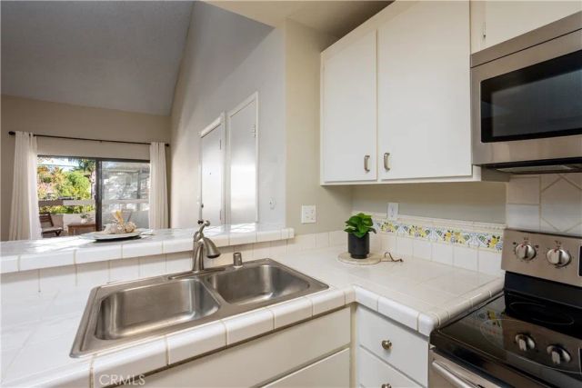 25003 Peachland 211, Newhall, CA 91321