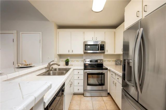 25003 Peachland 211, Newhall, CA 91321