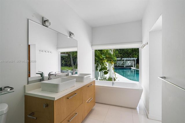 5714 SW 80th St 0, South Miami, FL 33143