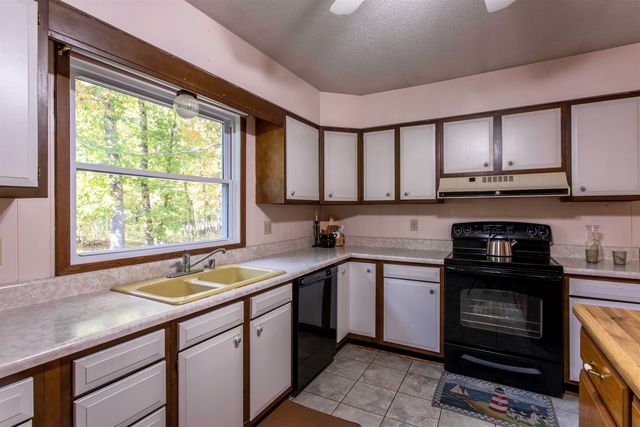 6 Vagabond Road, Williford, AR 72482