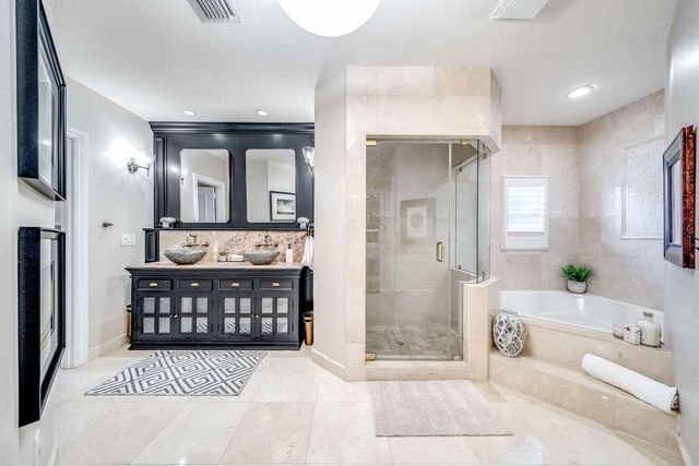 512 NE 12th Avenue, Fort Lauderdale, FL 33301