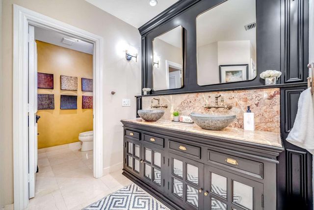 512 NE 12th Avenue, Fort Lauderdale, FL 33301