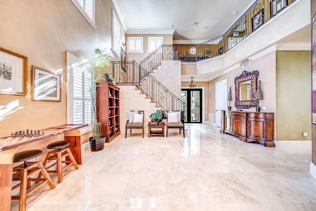 512 NE 12th Avenue, Fort Lauderdale, FL 33301