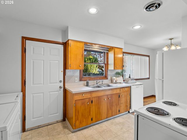 4141 Se 80TH Ave, Portland, OR 97206