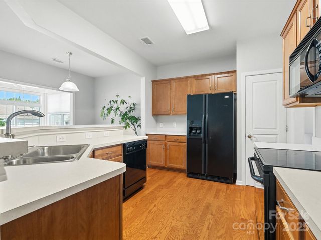 10317 Threatt Woods Drive, Charlotte, NC 28277