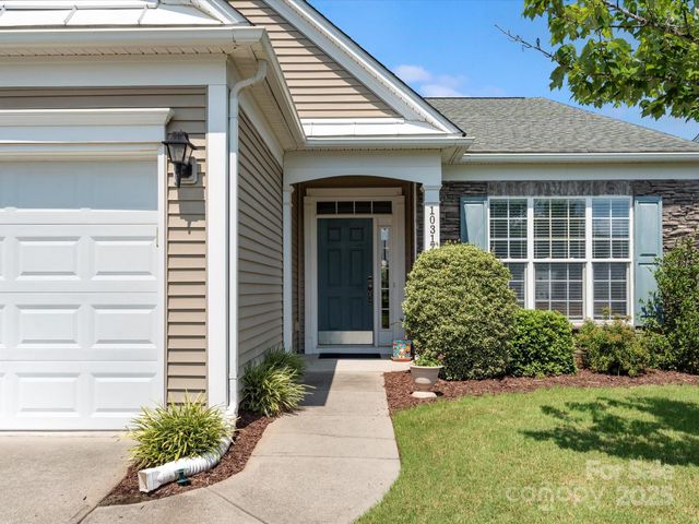 10317 Threatt Woods Drive, Charlotte, NC 28277